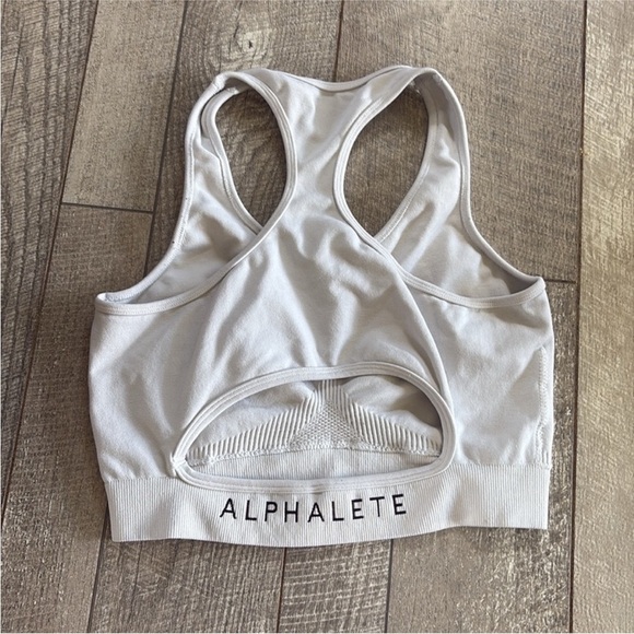 Alphalete Athletics Size Small Off-White Stratus Sports Bra. - Picture 3 of 4